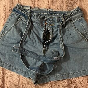 American Eagle Outfitters mom shorts Denim Paperbag Shorts with Tie size 12